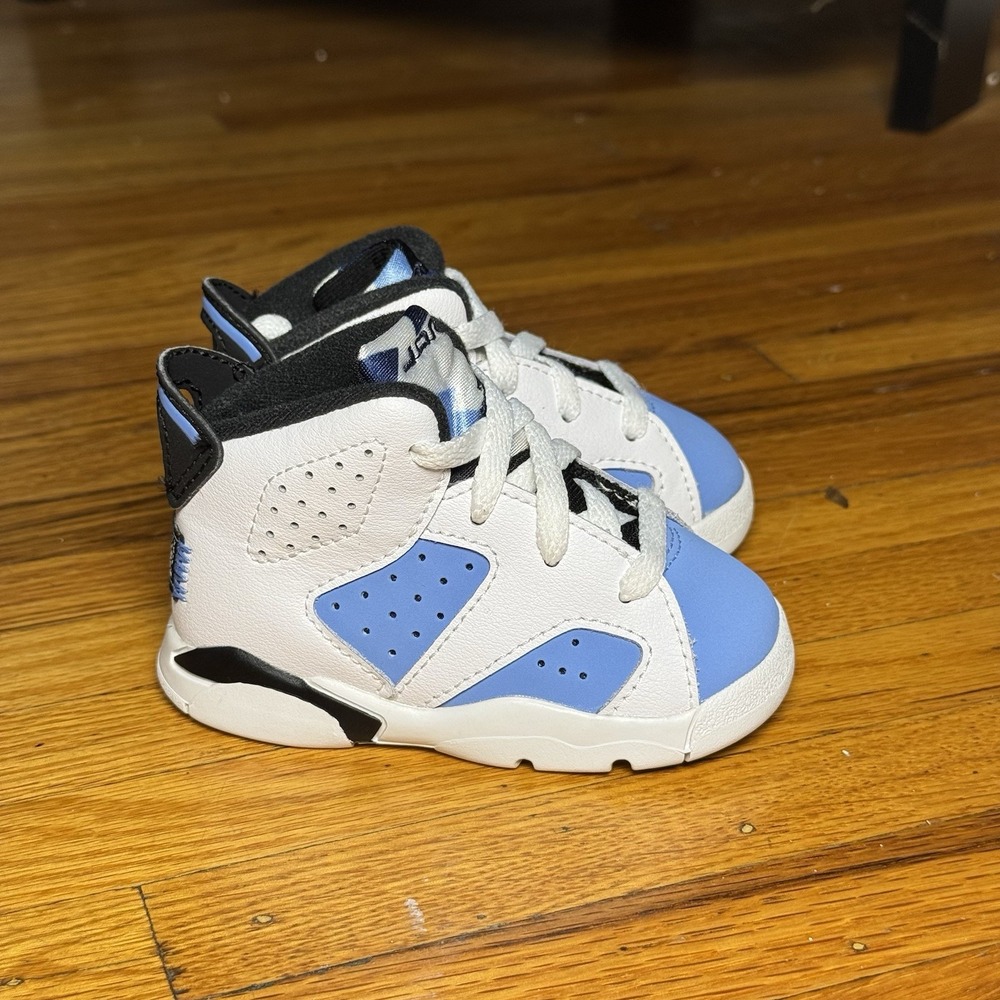 Jordan 6 Retro UNC University Blue Toddler Sneakers 4C White Blue DV3606-410